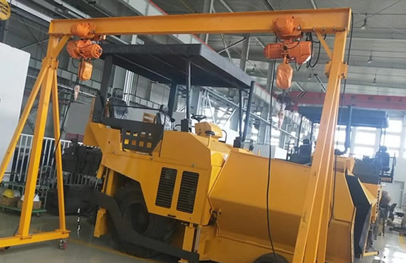 廠房車間大型設(shè)備搬遷移動(dòng)作業(yè)