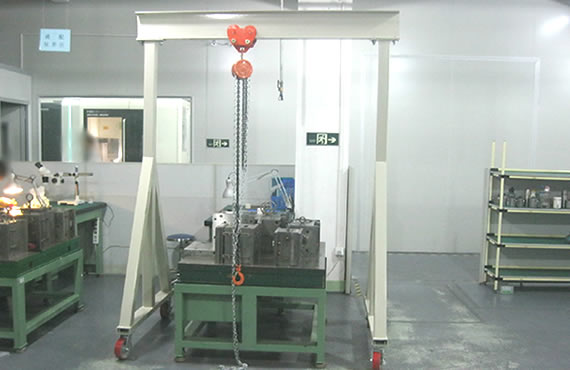 工業(yè)實(shí)驗(yàn)室車床機(jī)床設(shè)備搬運(yùn)移動(dòng)吊裝作業(yè)
